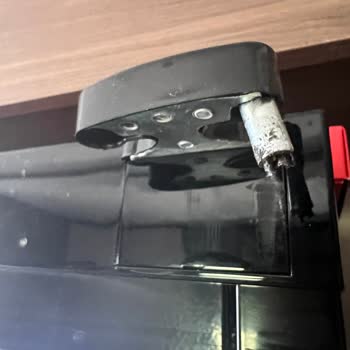 Buzdolabı Kapağı Menteşesinden Çıkarak Güvenlik Riski Oluşturdu