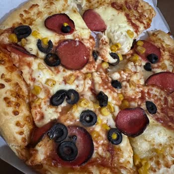 Domino's Pizzada Pişmemiş Hamur Ve Erimeyen Peynir Sorunu