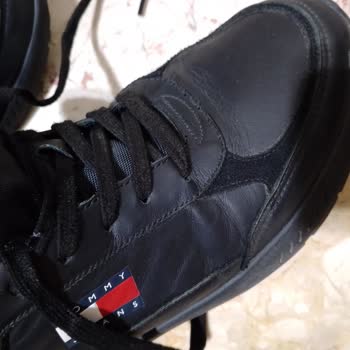 Tommy Sneaker Dört Buçuk Ayda Yıprandı Boyner Kullanıcı Hatası Dedi