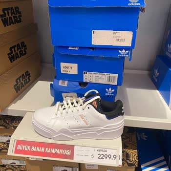 Mağazada Ayakkabı Fiyatının Kasa Öncesi Değiştirilmesi Ve Çalışanların Tutumu