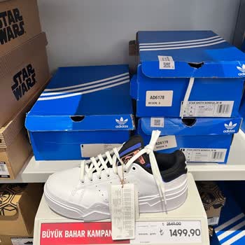 Mağazada Ayakkabı Fiyatının Kasa Öncesi Değiştirilmesi Ve Çalışanların Tutumu