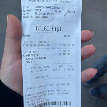 Mağazada Ayakkabı Fiyatının Kasa Öncesi Değiştirilmesi Ve Çalışanların Tutumu