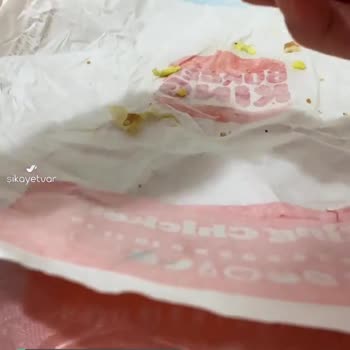 Yemeksepeti Hamburgere Bozuk Tavuk Koyulmuş
