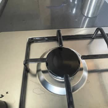 Kısa Sürede Ankastre Ocakta Leke Ve Küflenme Sorunu