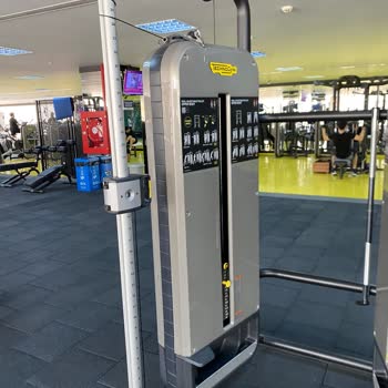 Arnavutköy Belediyesi Spor Salonundaki Arızalı Ekipmanlar Aylardır Onarılmıyor