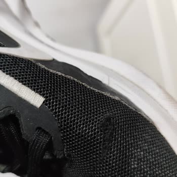 Nike Ayakkabıda Oluşan Deformasyon İçin Mağduriyetim Giderilmiyor