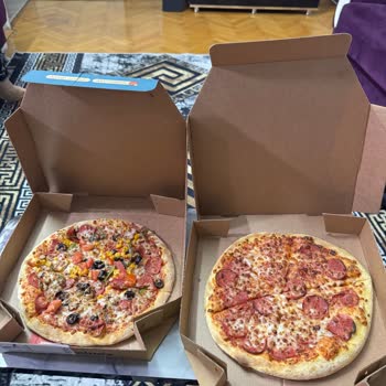 Siparişte Küçük Pizza Ve Eksik Ketçap Hayal Kırıklığı