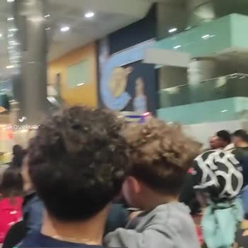 Adnan Menderes Havalimanı Pasaport Kuyruğunda Yüzlerce İnsan!