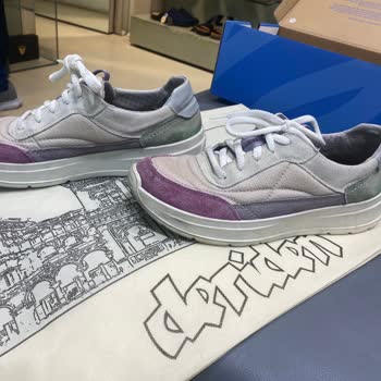 Bir Yıl Dolmadan Ayakkabıda Renk Solması Ve Mağaza Çözümünde Belirsizlik