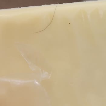 Kaşar Peynirinde Kıl Şoku Ve Hijyen Endişesi