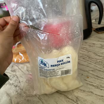 Pak Süt Ürünleri Hellim Aldım, Tadı Çok Kötüydü, Bozulmuştu!