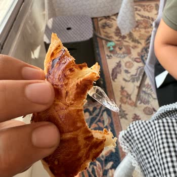 Gülce Unlu Mamulleri (Kayseri) Poğaçadan Yabancı Cisim Çıktı!