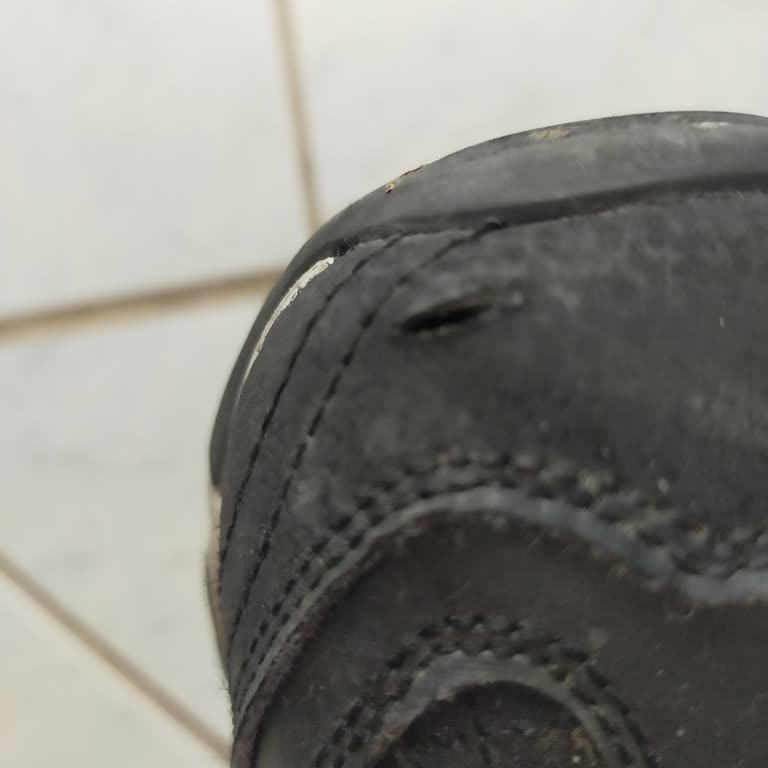 Kısa Sürede Yırtılan Skechers Ayakkabı İçin Mağduriyetimin Giderilmesini İstiyorum
