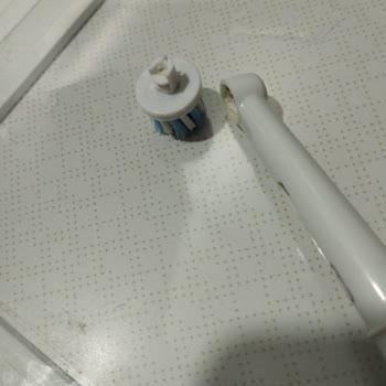Diş Fırçası Başlığı Ağızda Parçalandı, Orijinallik Şüphesi