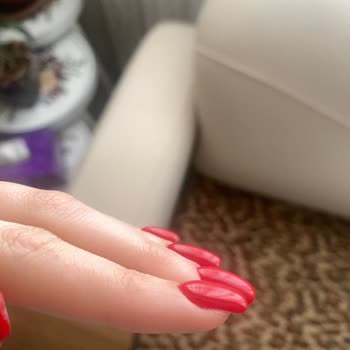 İzmir Jel Tırnak Tırnak Uygulamasında Memnuniyetsizlik ve Olumsuz Müşteri Deneyimi