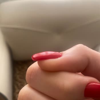 İzmir Jel Tırnak Tırnak Uygulamasında Memnuniyetsizlik ve Olumsuz Müşteri Deneyimi