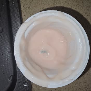 Danone Ürününde Yabancı Madde Ve Tat Bozukluğu Endişesi