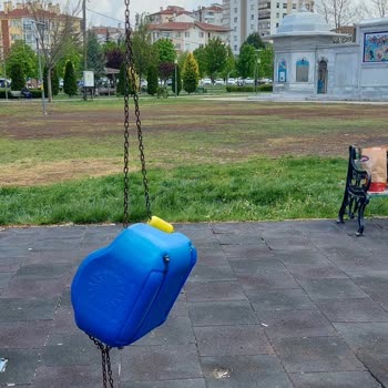Dedekorkut Parkı'ndaki Oyun Alanlarının Bakımsızlığı Ve Güvenlik Sorunları