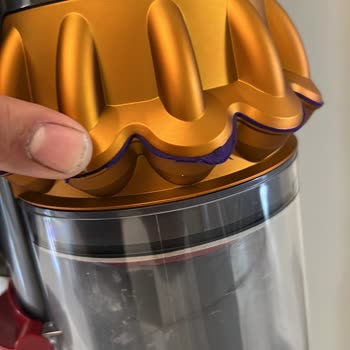 Dyson V15'in Lastikleri 1 Yıl Dolmadan Soyulmaya Başladı