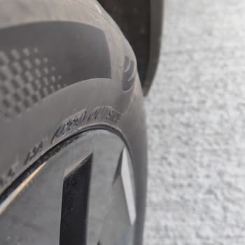 Sıfır Alınan Kia EV3'te Lastik Ve İç Aksam Sorununa Çözüm Bulunmuyor