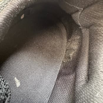 Gant Ayakkabının İç Astarları Kısa Sürede Yırtıldı, Kullanım Hatası Denilerek Sorumluluk Alınmadı