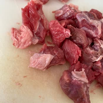 Uzman Kasap Kuşbaşı Ette Kıl Ve Yüksek Yağ Oranı Sorunu