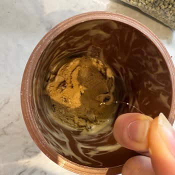Aldığım Dondurmadan Saç Çıkması Hayal Kırıklığı Yarattı