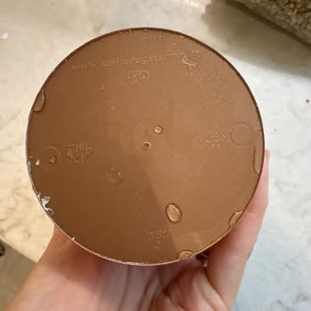 Aldığım Dondurmadan Saç Çıkması Hayal Kırıklığı Yarattı