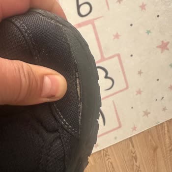 Kısa Sürede Deforme Olan Ayakkabı Ve Sorumluluktan Kaçan Müşteri Hizmetleri