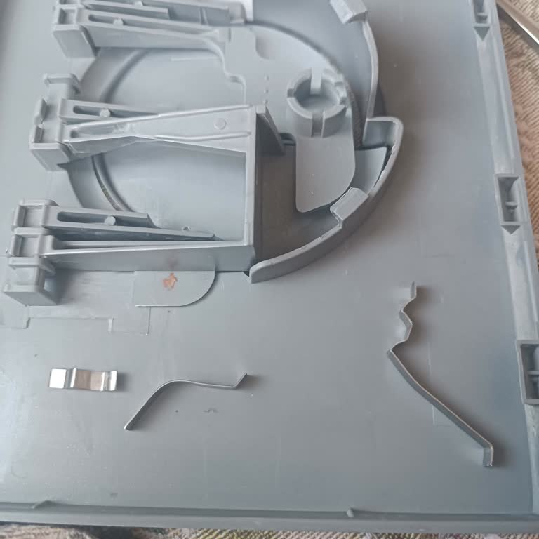 Gömme Rezervuar Panel Yayının Kırılması Ve Yedek Parça Talebi