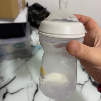 Aldığım Chicco Biberonun Emzik Kısmı Bebeğim İçin Kullanışsız Ve Akıtıyor