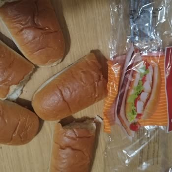 Taze Olmayan UNO Sandviç Ekmeği Nedeniyle Mağduriyet Yaşadım