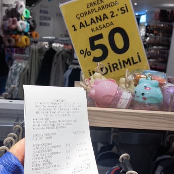 Yanıltıcı İndirim Pankartı Ve Personel Davranışı