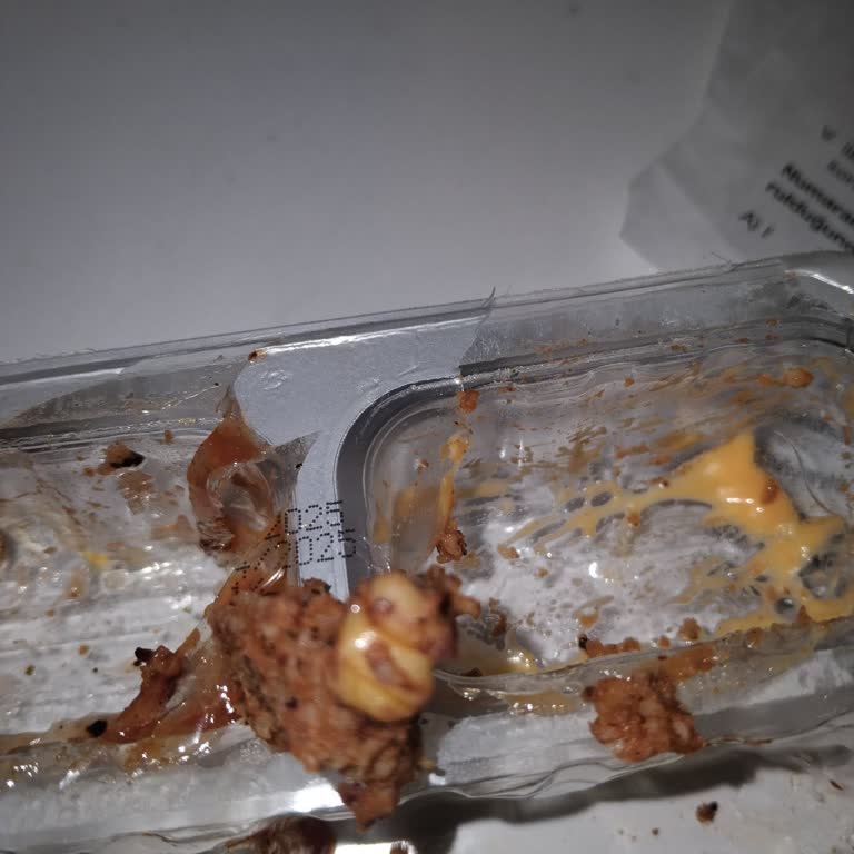 Hazır Çiğ Köftenin İçinden Yabancı Madde Çıkması