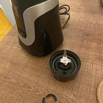 Vestel Blender'ın Parça Kırılmasıyla Yaşanan Güvenlik İhlali Ve Sağlık Riski