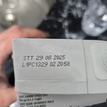 Eksik Üretim Nedeniyle Süt Kutusundan Poşete Dökülme Sorunu