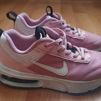 Kızımın Ayakkabısından Çıkan Ses Okulda Zor Durumda Bıraktı