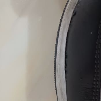 Nike Ayakkabıda 2 Ayda Deri Soyulması Ve Açılma, Olumsuz İnceleme Sonucu