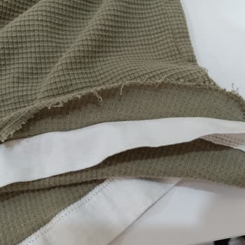 Koton T-shirtte Çekme Ve Dikiş Yamukluğu Mağduriyeti