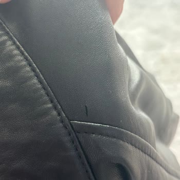 Derimod'dan Alınan Ceket Ve Çantada Kusur, Satış Sonrası Destek Yetersiz