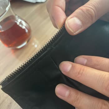 Derimod'dan Alınan Ceket Ve Çantada Kusur, Satış Sonrası Destek Yetersiz