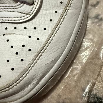 FLO'dan Aldığım Nike Ayakkabı Kısa Sürede Çatladı Ve Yırtıldı