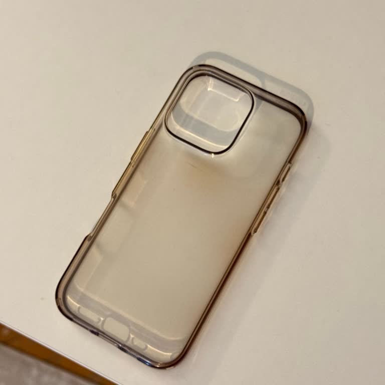 Kısa Sürede Sararan Spigen İphone 16 Pro Kılıfı Hayal Kırıklığı Yarattı