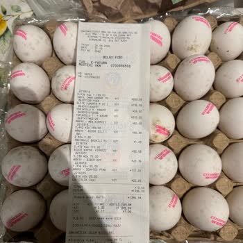 Küflü Yumurta Ve İlgisiz Mağaza Yetkilisi Müşteri Mağduriyetine Yol Açıyor