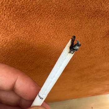 Marlboro Edge Blue Sigaralarında Tahta Parçası Ve Yanma Sorunu