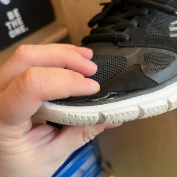 Skechers'tan Aldığım İki Ayakkabıda Erken Açılma Ve Boya Sorunu Yaşadım