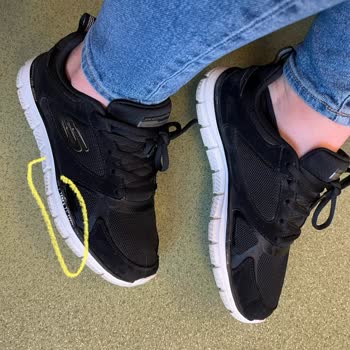 Skechers'tan Aldığım İki Ayakkabıda Erken Açılma Ve Boya Sorunu Yaşadım