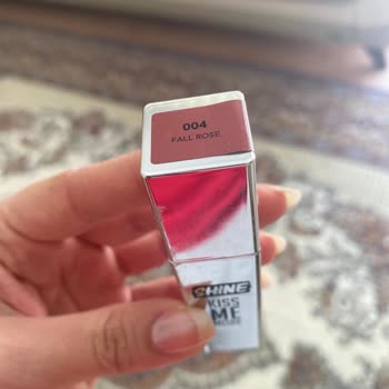 Yanlış Renk Tavsiyesi Ve Kalitesiz Ürün Nedeniyle Mağduriyet