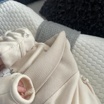 Bebek Hastane Çıkış Setinde Kalitesiz Tayt Lastiği Hayal Kırıklığı