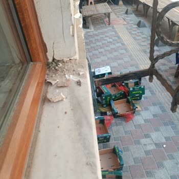 Semt Pazarı Yüzünden Evimizin Duvarı Zarar Gördü